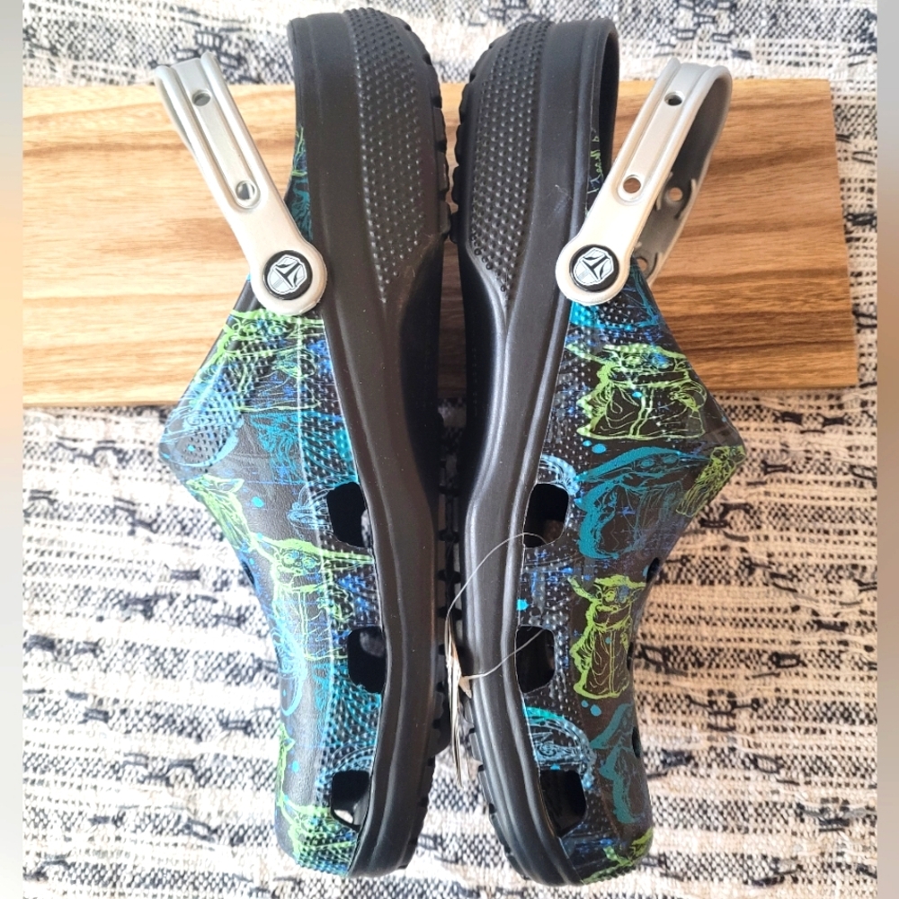 Crocs Mens size 13 RARE Mandalorian, NWT. - Picture 5 of 10